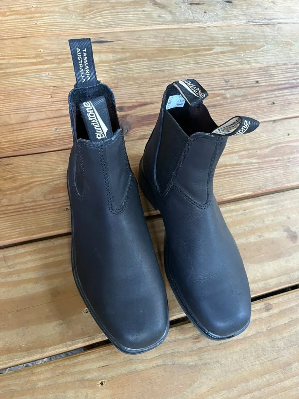 Classic Blundstone Chelsea Boot Black Square Toe